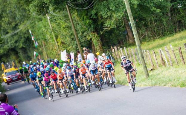 Un instante de La Course by Le Tour de France, una de las pruebas femeninas de ciclismo más importantes del mundo.