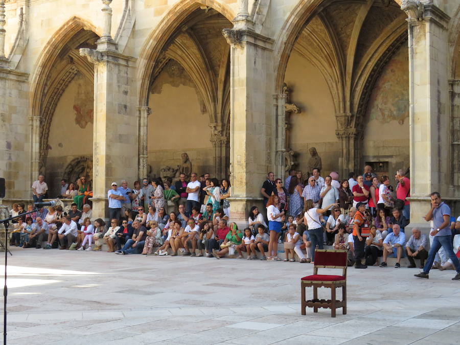 Fotos: El foro u oferta de la Catedral