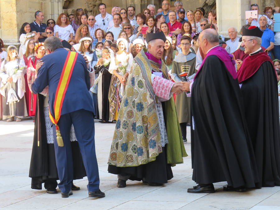 Fotos: El foro u oferta de la Catedral