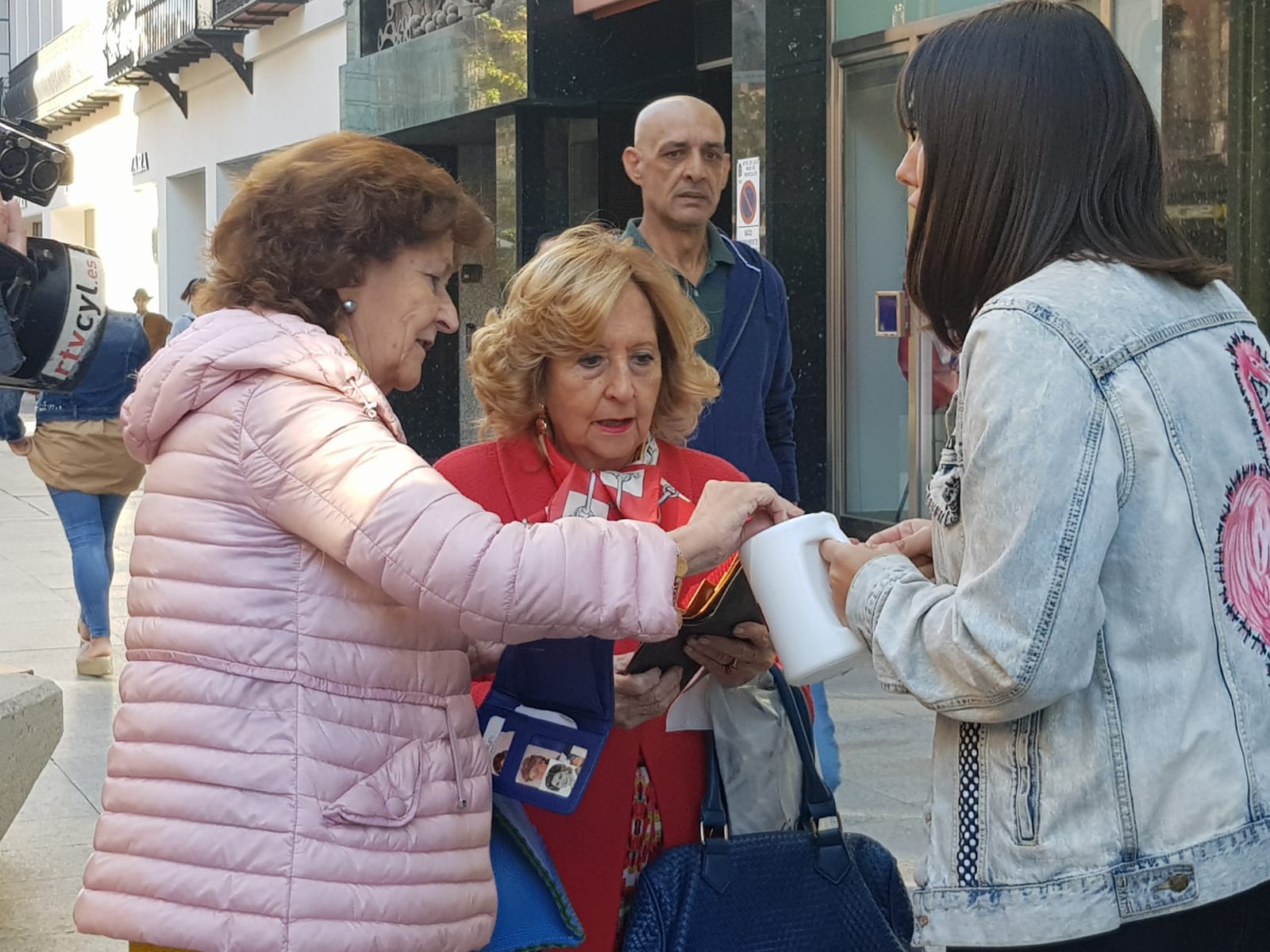 Fotos: Día de la Banderita en León