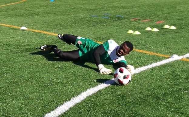 Samu Diarra, durante el entrenamiento de este jueves.