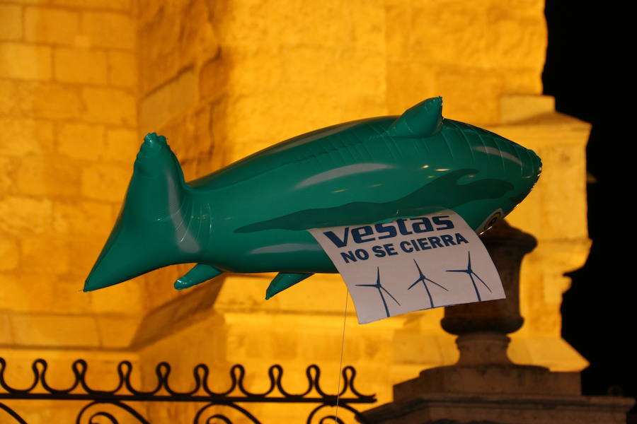 Fotos: La plantilla de Vestas lleva su conflicto a la Catedral de León