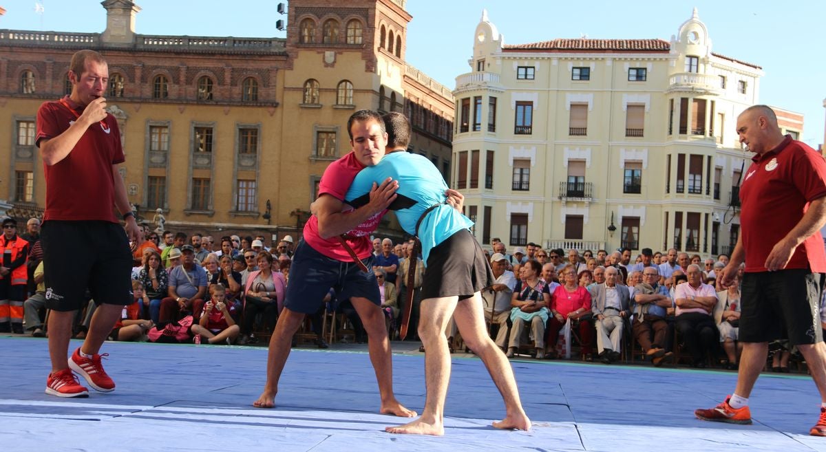 Fotos: La Catedral de León preside el Corro de San Froilán