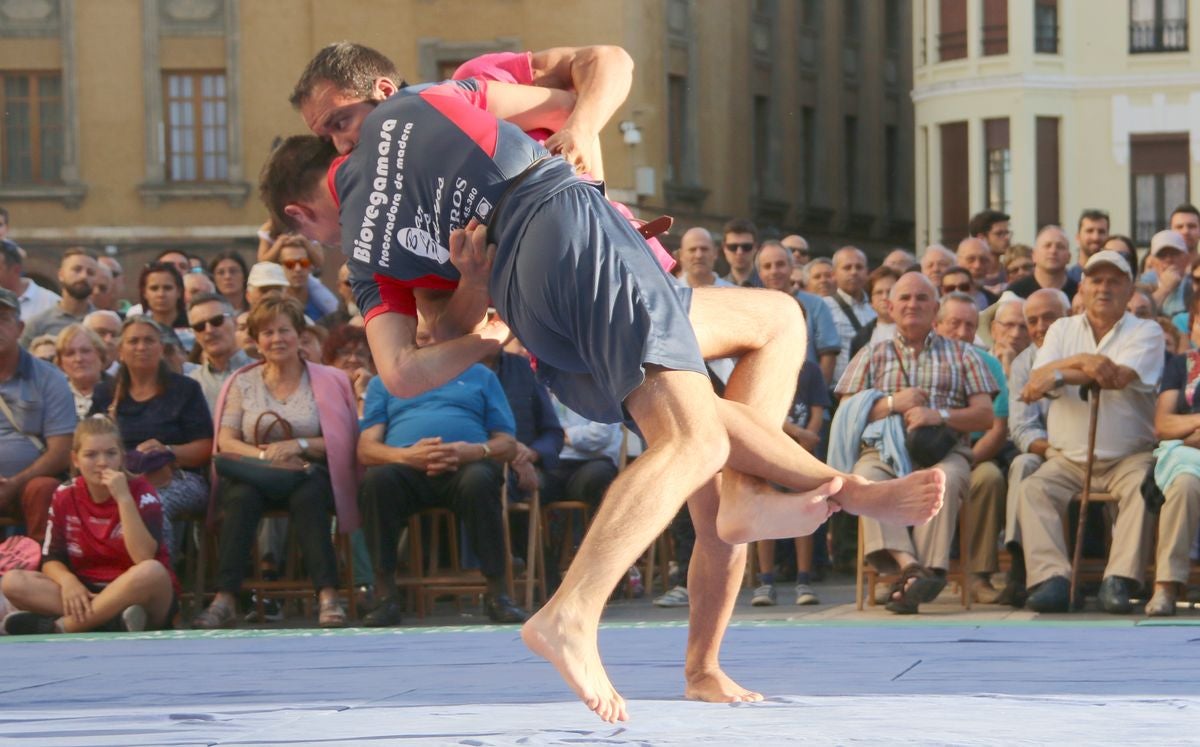 Fotos: La Catedral de León preside el Corro de San Froilán