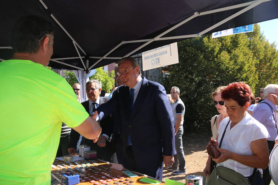 Los empleados de esta empresa montaron una carpa en la romería de la Virgen del Camino que recibió la visita del presidente de la Diputación, Juan Martínez Majo y del alcalde de León, Antonio Silván 