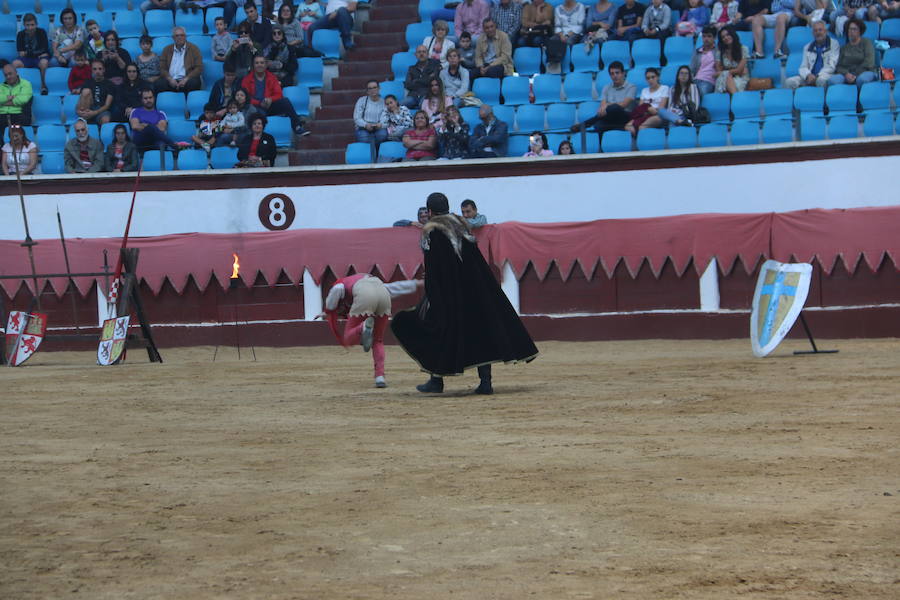 La arena de la Plaza de Toros acoge este año por primera vez la celebración de 'Las Justas Medievales' en honor al patrón