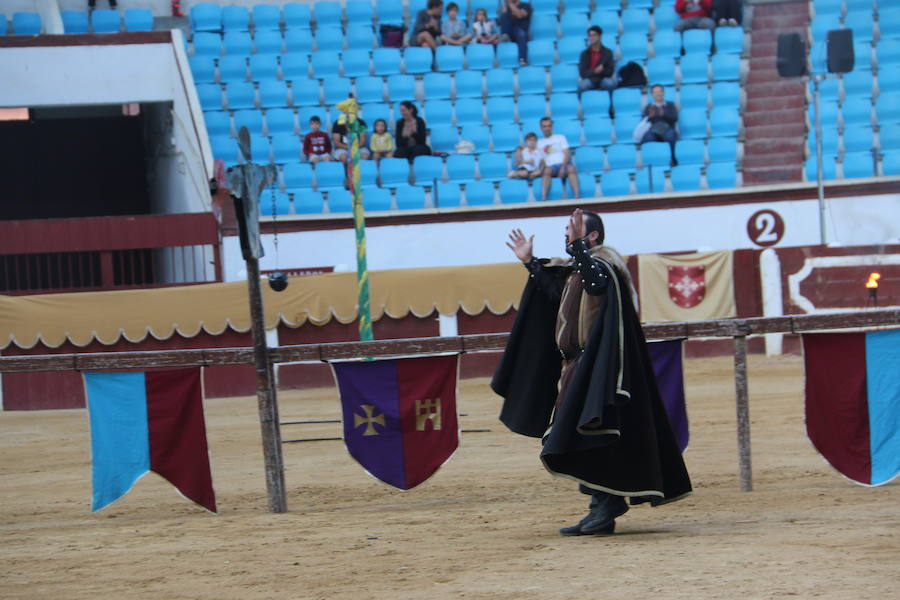 La arena de la Plaza de Toros acoge este año por primera vez la celebración de 'Las Justas Medievales' en honor al patrón