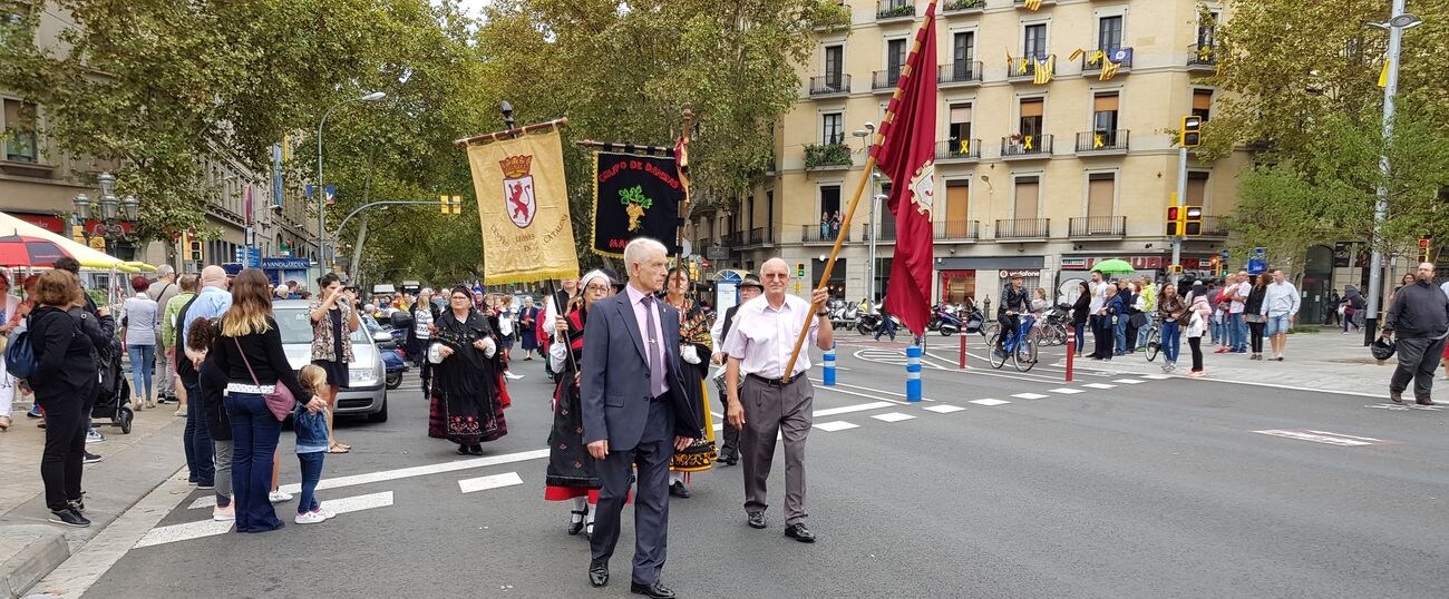 El Centro Leonés en Cataluña conmemora los actos de su patrona con leonoticias como invitado y da cuenta del enorme cariño y sentimiento hacia su tierra | «Esta casa ayuda a que León esté vivo entre nosotros y entre toda la gente y de aquí», aseguran