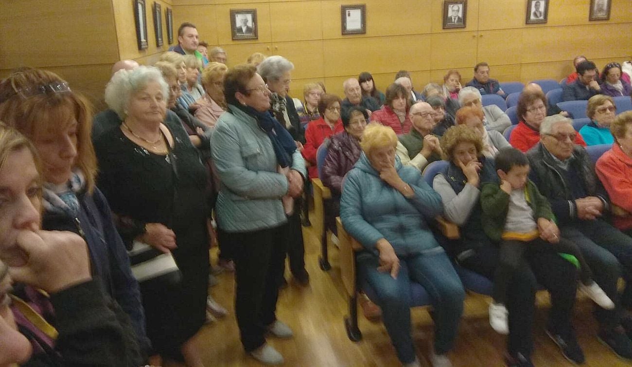 Un centenar de vecinos se citan el Ayuntamiento para debatir sobre la inseguridad en la zona | Una representación municipal con representantes de todos los partidos se reunirá con la subdelegada del Gobierno