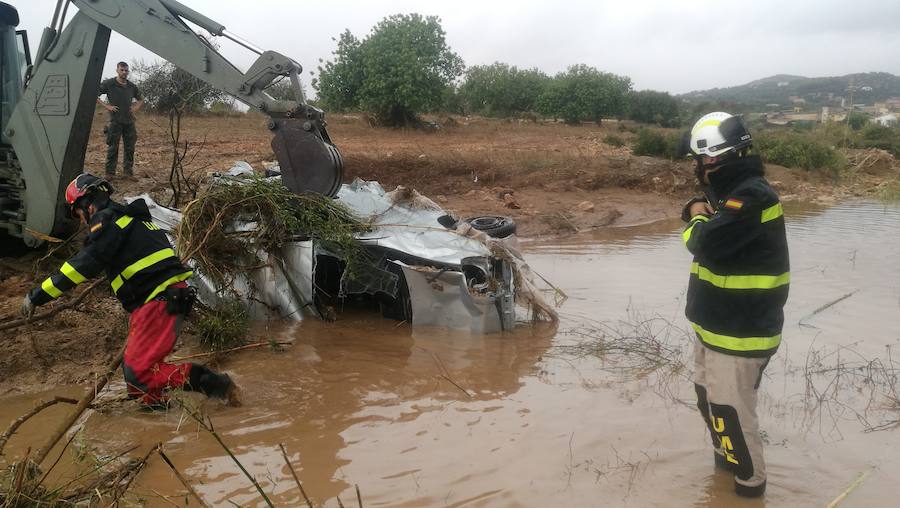 Los efectivos de la UME colaboran en las tareas de recuperación de las zonas afectadas por las inundaciones de Mallorca