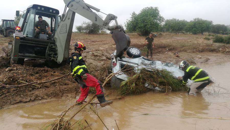 Los efectivos de la UME colaboran en las tareas de recuperación de las zonas afectadas por las inundaciones de Mallorca