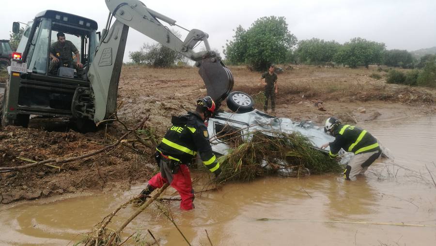 Los efectivos de la UME colaboran en las tareas de recuperación de las zonas afectadas por las inundaciones de Mallorca