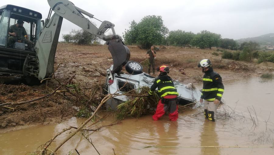 Los efectivos de la UME colaboran en las tareas de recuperación de las zonas afectadas por las inundaciones de Mallorca