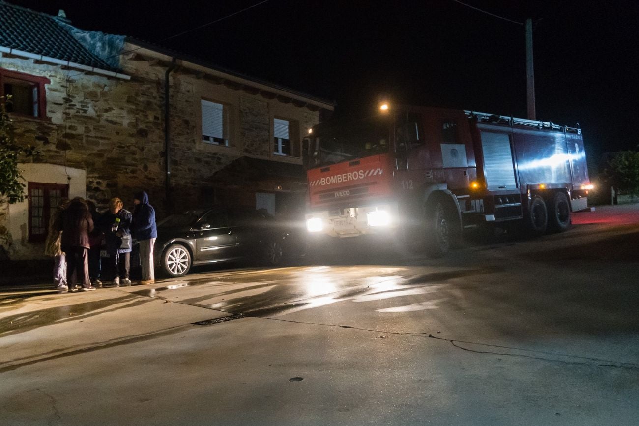 Un incendio en Piedras Albas evidencia la necesidad de parques de Bomberos provinciales