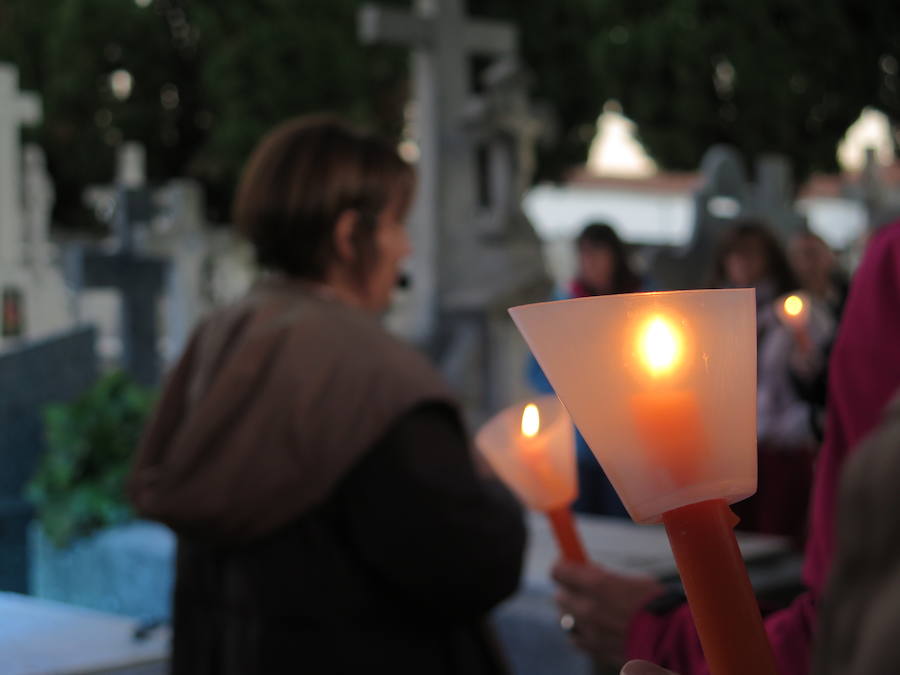 Fotos: Visita guiada al Cementerio