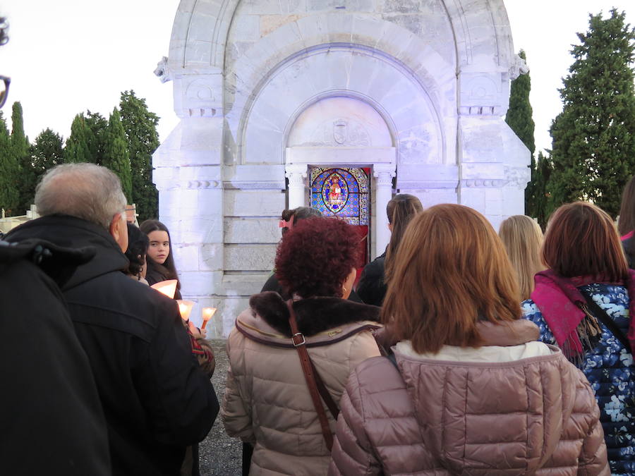 Fotos: Visita guiada al Cementerio