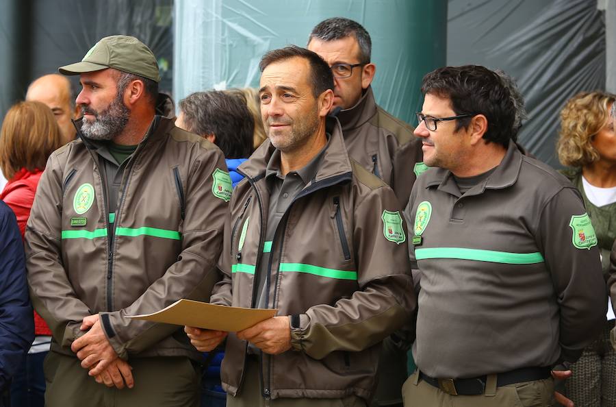 Fotos: Concentración ante la sede de la Junta de Castilla y León en Ponferrada