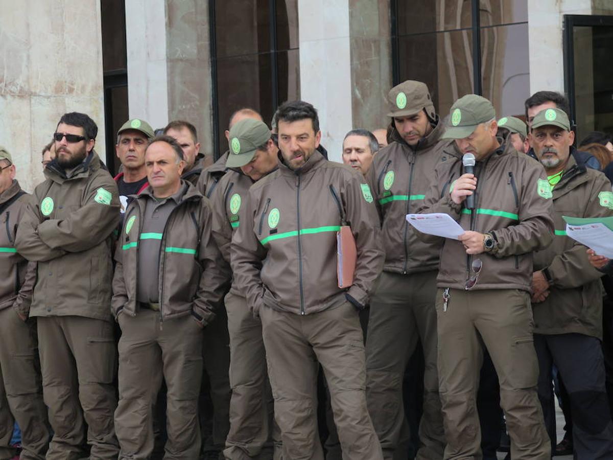 Fotos: Concentración de agentes forestales en León