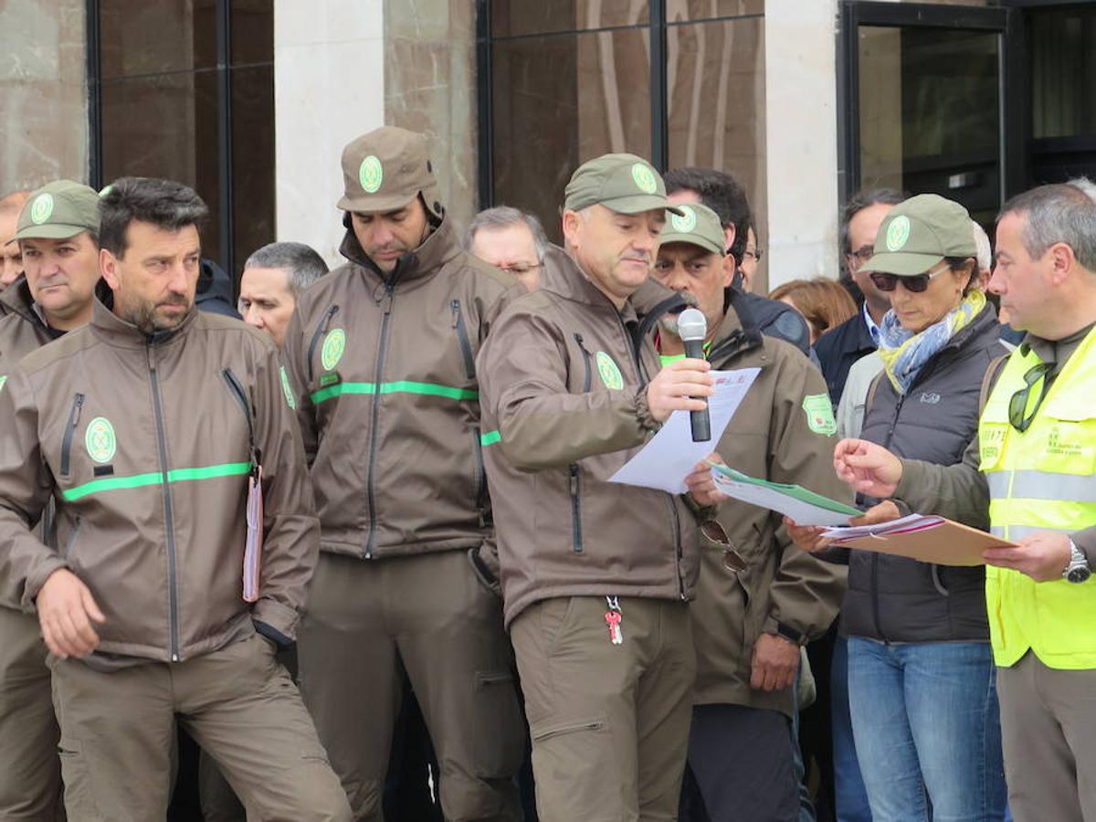 Fotos: Concentración de agentes forestales en León