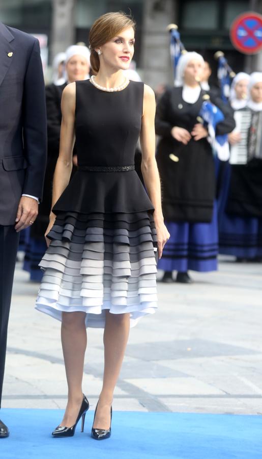 La Reina Letizia durante la entrega de los Premios Princesa de Asturias del año 2015 en el Teatro Campoamor de Oviedo 