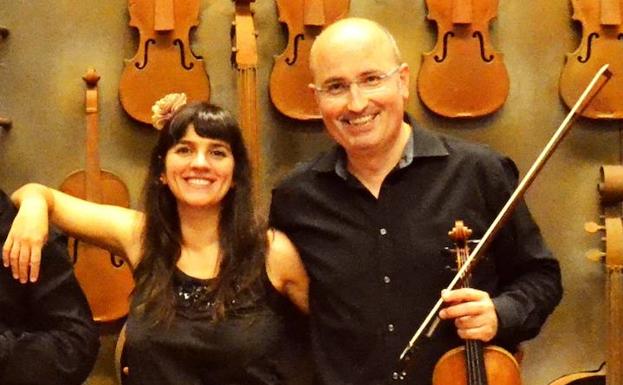 La pianista Julia Franco y el violinista Miguel Fdez. Llamazares