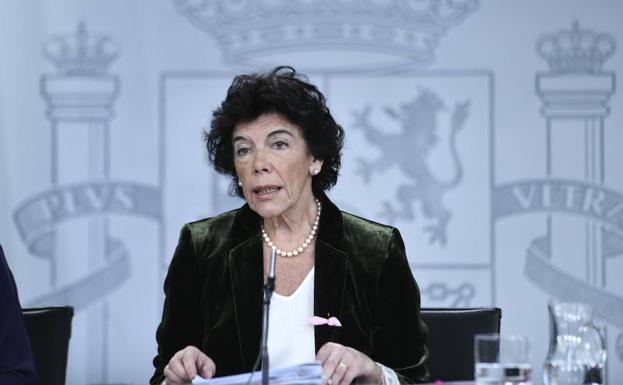 La ministra de Educación y Formación Profesional y portavoz del Gobierno, Isabel Celaá Diéguez, interviene en una rueda de prensa posterior al Consejo de Ministros del Gobierno.