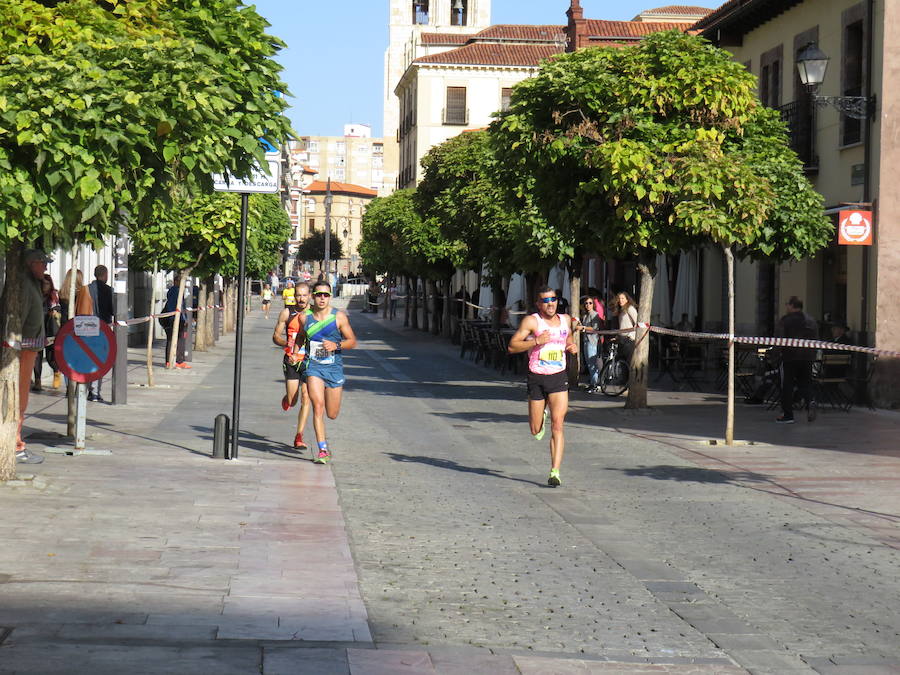 León celebra la carrera 10 kilómetros León, capital española de la gastronomía.