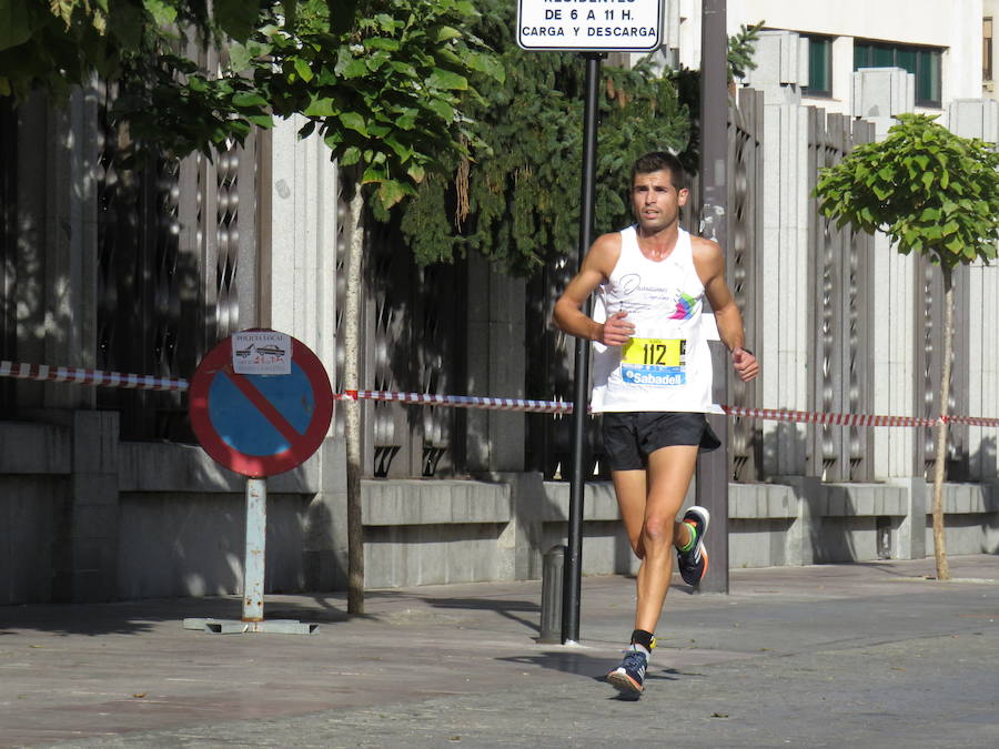 León celebra la carrera 10 kilómetros León, capital española de la gastronomía.