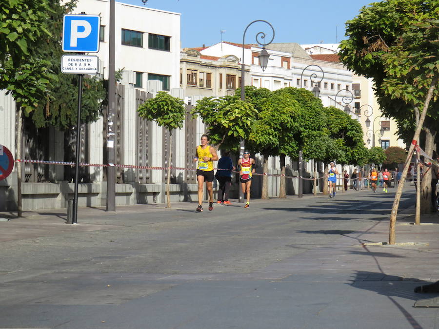 León celebra la carrera 10 kilómetros León, capital española de la gastronomía.