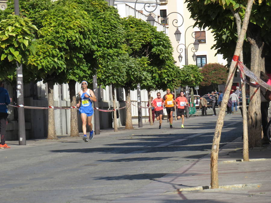 León celebra la carrera 10 kilómetros León, capital española de la gastronomía.