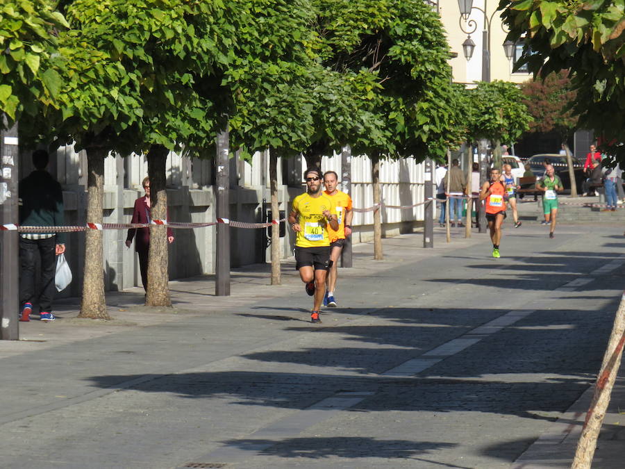 León celebra la carrera 10 kilómetros León, capital española de la gastronomía.