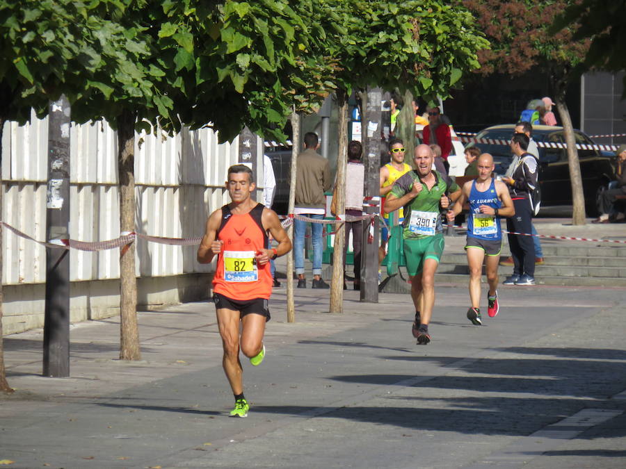 León celebra la carrera 10 kilómetros León, capital española de la gastronomía.