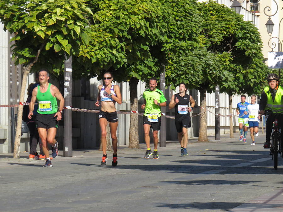 León celebra la carrera 10 kilómetros León, capital española de la gastronomía.