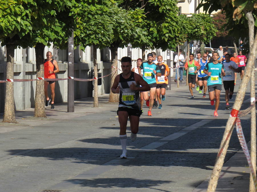 León celebra la carrera 10 kilómetros León, capital española de la gastronomía.