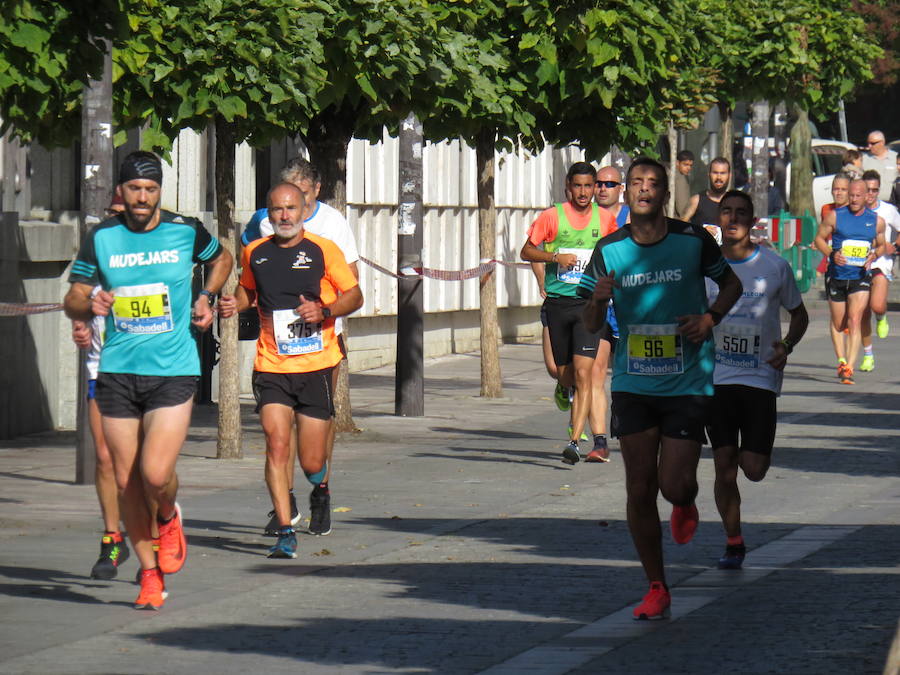 León celebra la carrera 10 kilómetros León, capital española de la gastronomía.