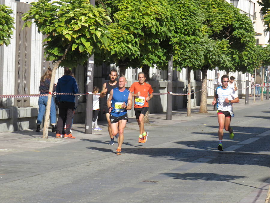 León celebra la carrera 10 kilómetros León, capital española de la gastronomía.