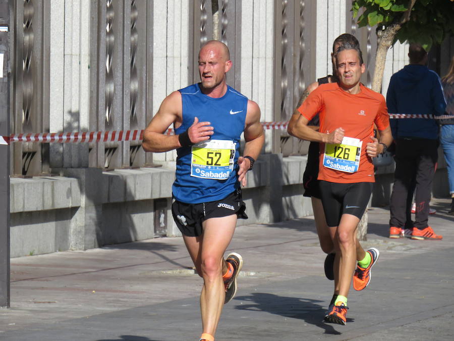 León celebra la carrera 10 kilómetros León, capital española de la gastronomía.