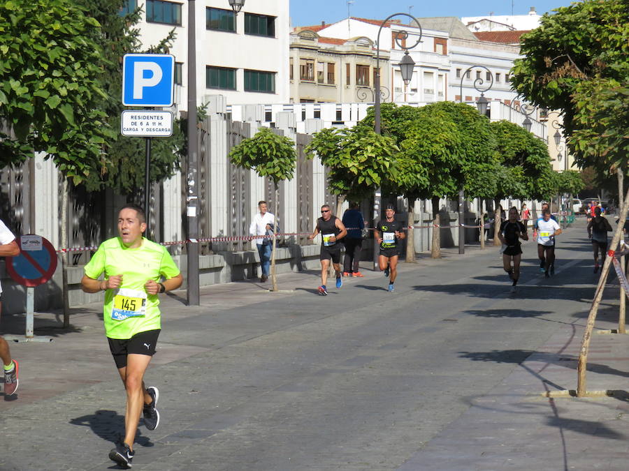 León celebra la carrera 10 kilómetros León, capital española de la gastronomía.