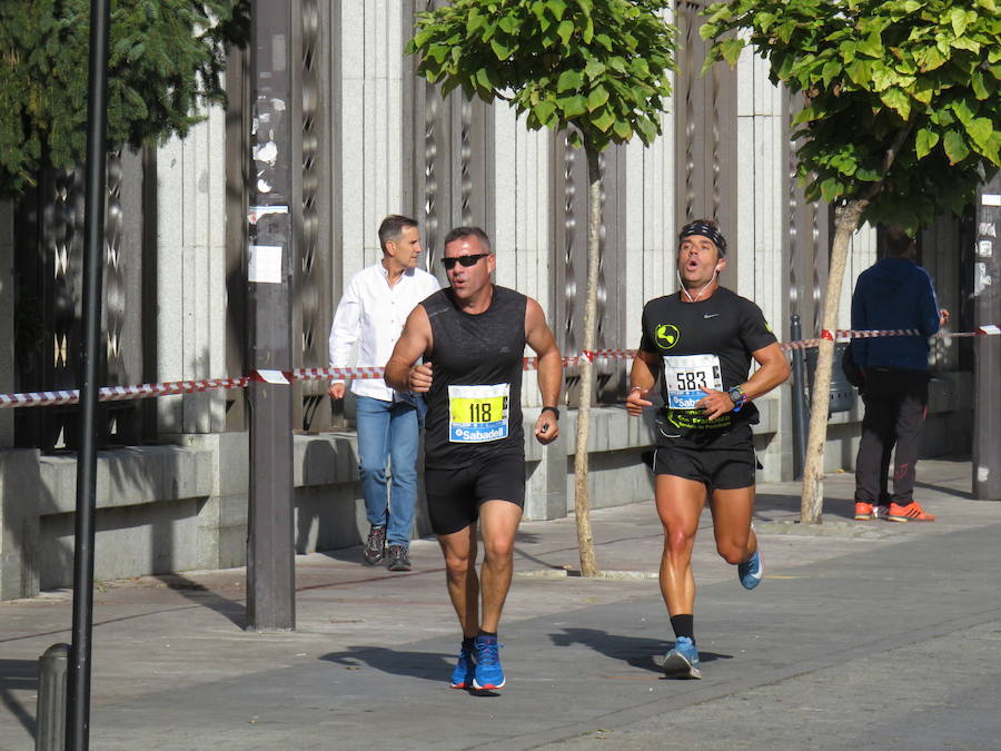 León celebra la carrera 10 kilómetros León, capital española de la gastronomía.