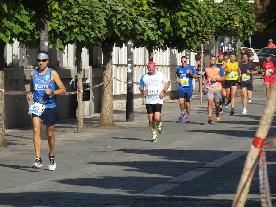 León celebra la carrera 10 kilómetros León, capital española de la gastronomía.