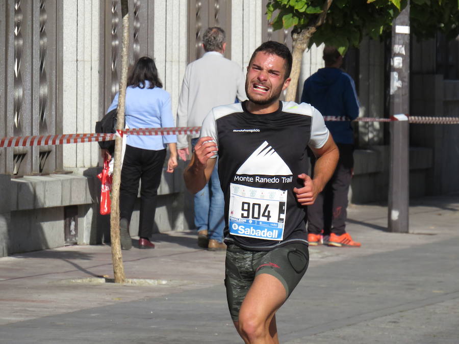 León celebra la carrera 10 kilómetros León, capital española de la gastronomía.