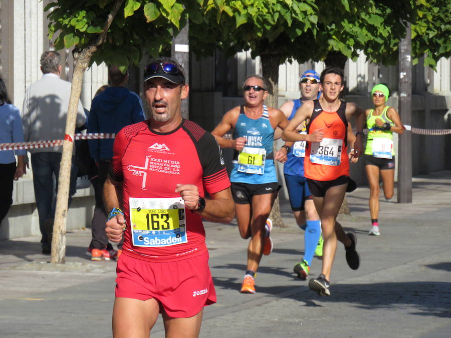 León celebra la carrera 10 kilómetros León, capital española de la gastronomía.