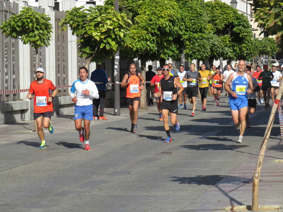 León celebra la carrera 10 kilómetros León, capital española de la gastronomía.