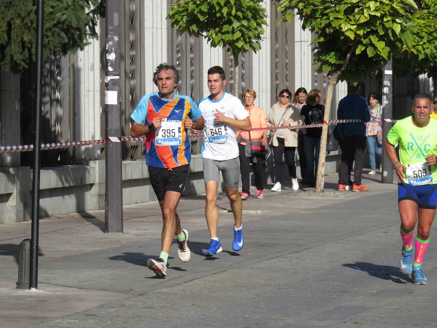 León celebra la carrera 10 kilómetros León, capital española de la gastronomía.