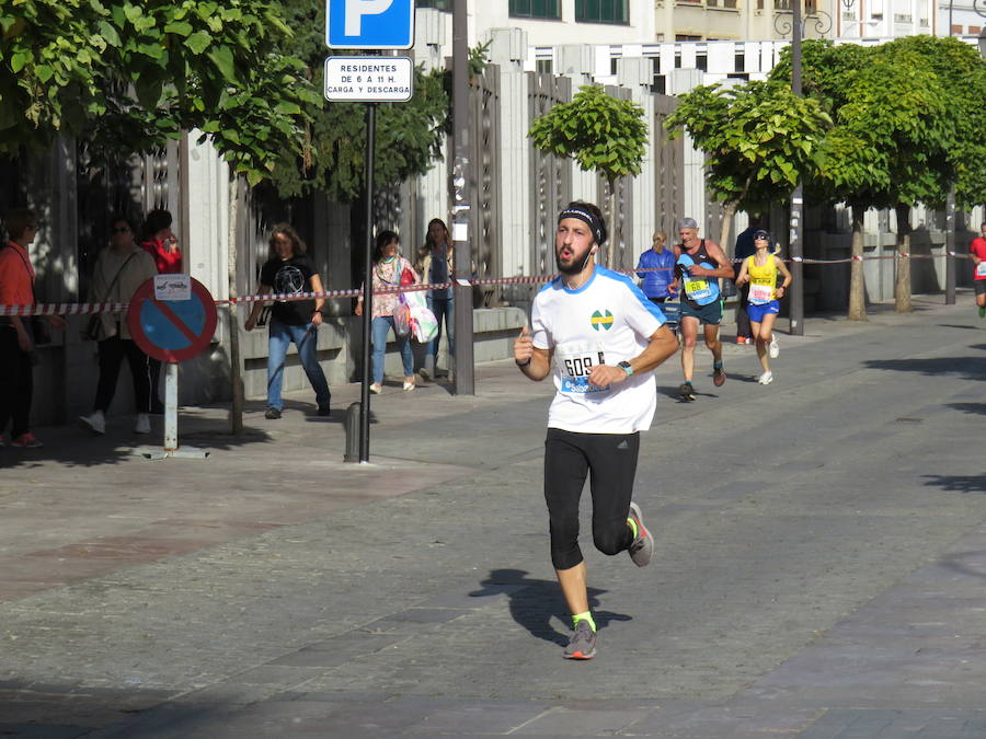 León celebra la carrera 10 kilómetros León, capital española de la gastronomía.