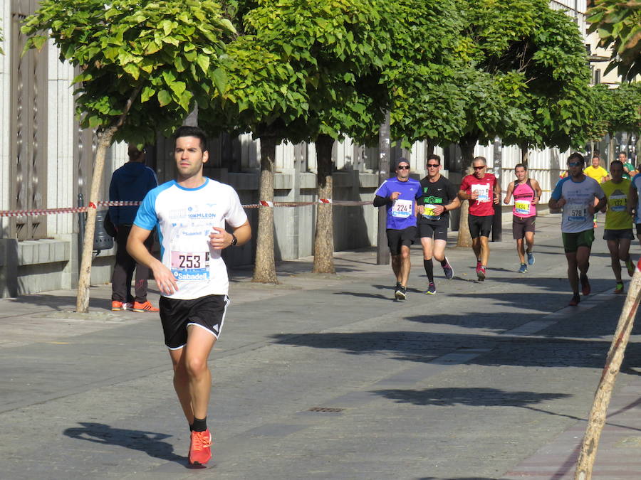 León celebra la carrera 10 kilómetros León, capital española de la gastronomía.