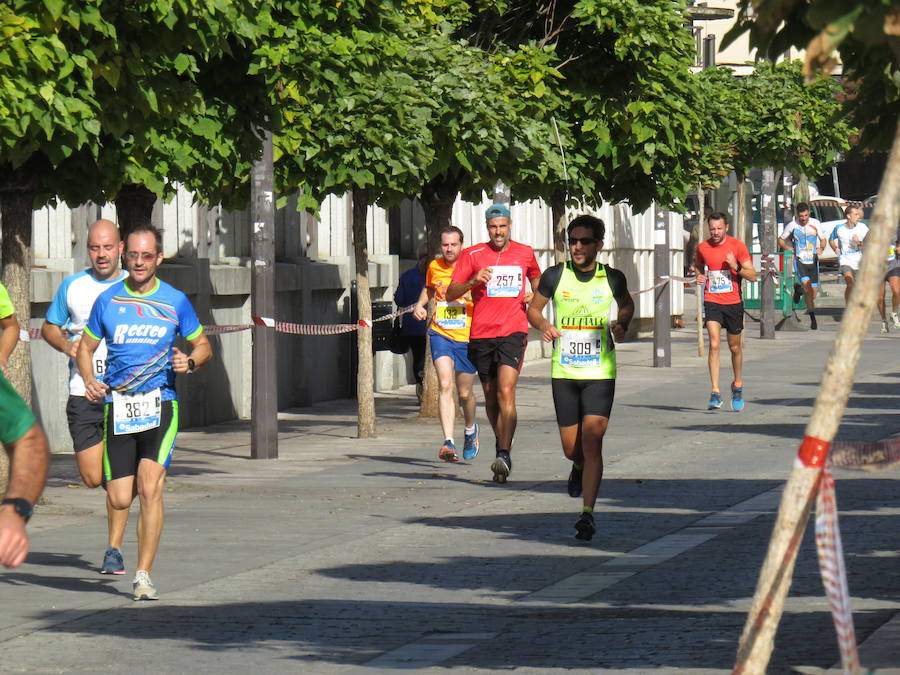 León celebra la carrera 10 kilómetros León, capital española de la gastronomía.