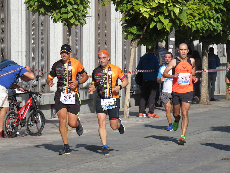 León celebra la carrera 10 kilómetros León, capital española de la gastronomía.