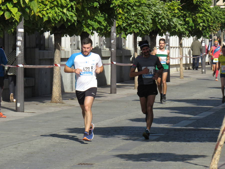 León celebra la carrera 10 kilómetros León, capital española de la gastronomía.