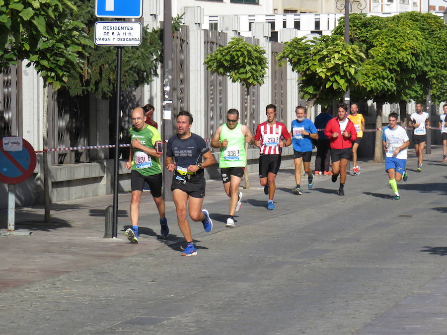 León celebra la carrera 10 kilómetros León, capital española de la gastronomía.